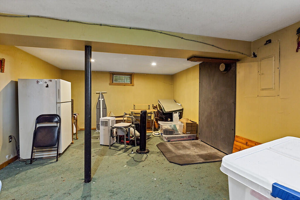 23 Mclaughlin Terrace Randolph ME 04346