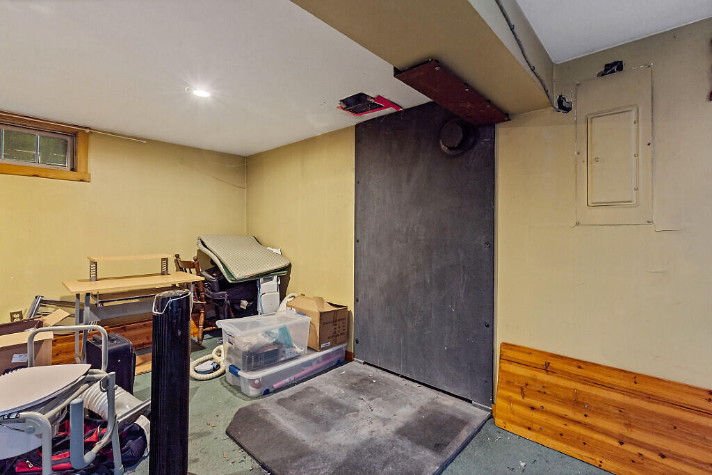 23 Mclaughlin Terrace Randolph ME 04346