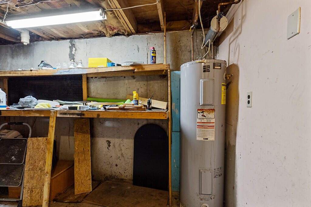 23 Mclaughlin Terrace Randolph ME 04346