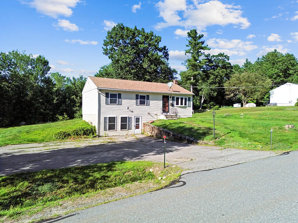 23 Mclaughlin Terrace Randolph ME 04346