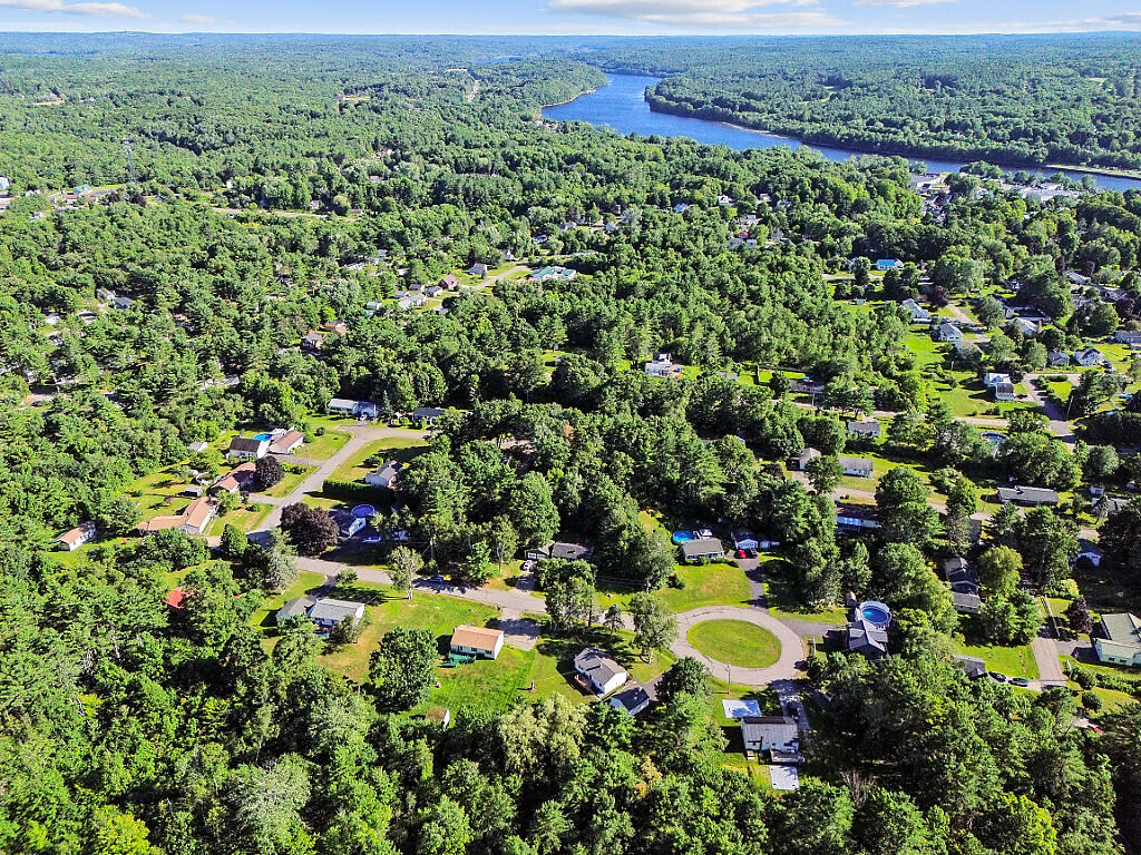 23 Mclaughlin Terrace Randolph ME 04346