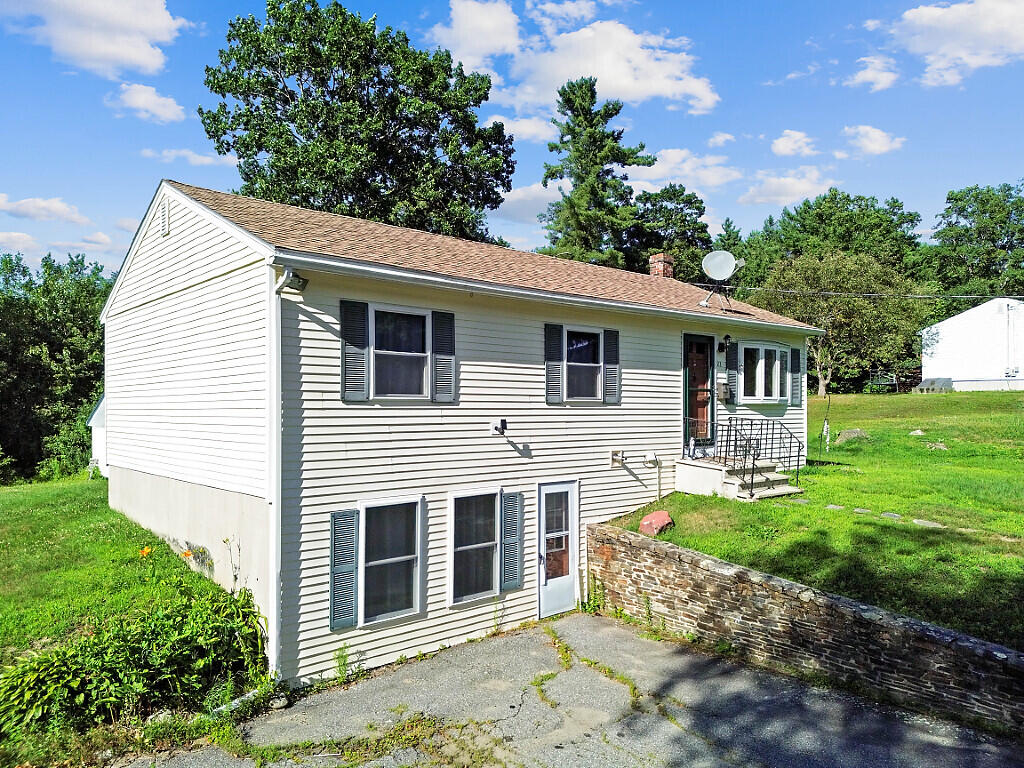 23 Mclaughlin Terrace Randolph ME 04346