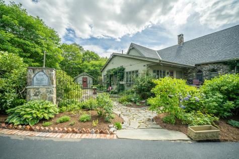 48 Old Searsport Avenue Belfast ME 04915
