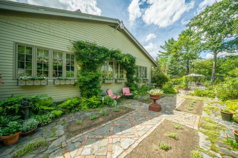 48 Old Searsport Avenue Belfast ME 04915