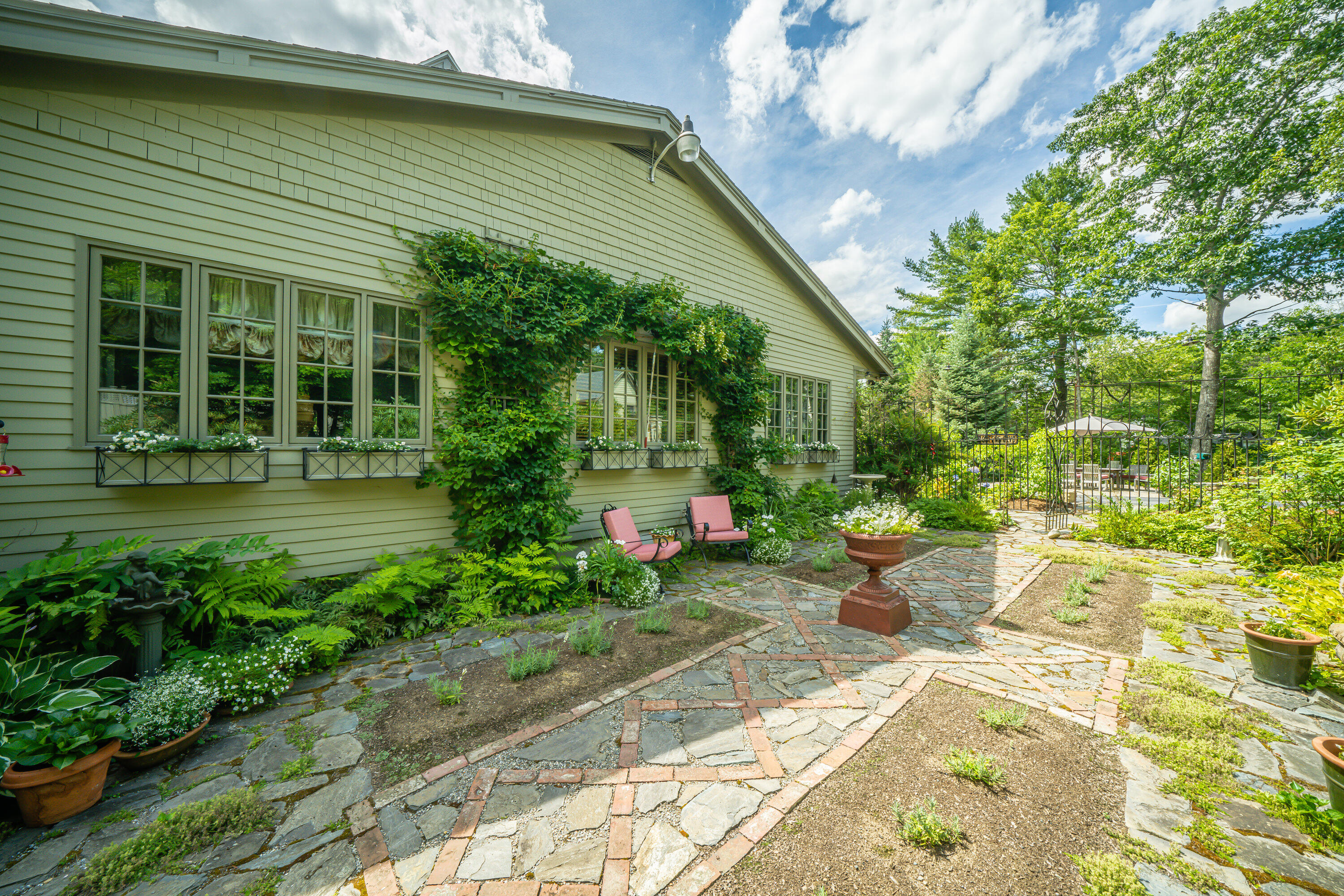 48 Old Searsport Avenue Belfast ME 04915