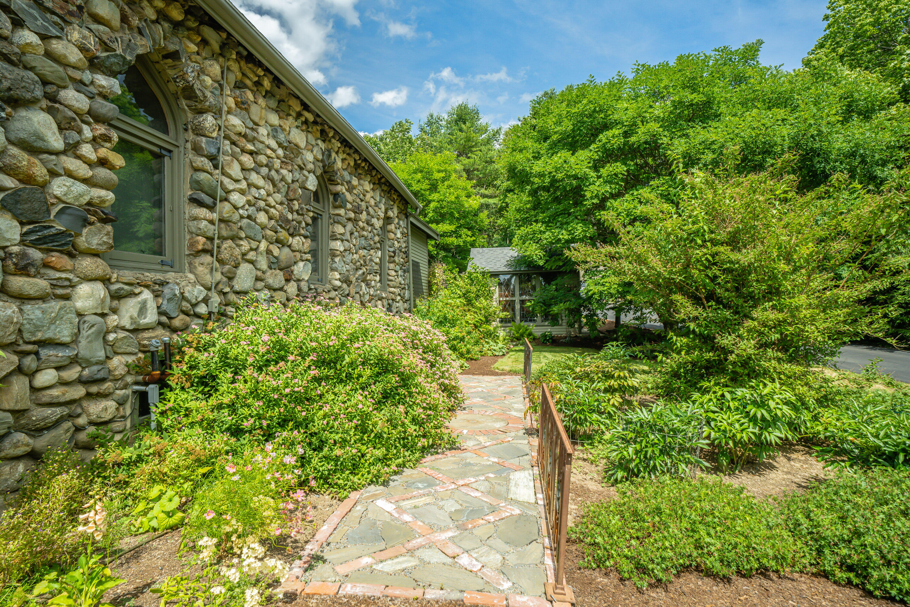 48 Old Searsport Avenue Belfast ME 04915