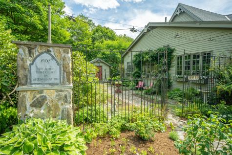 48 Old Searsport Avenue Belfast ME 04915