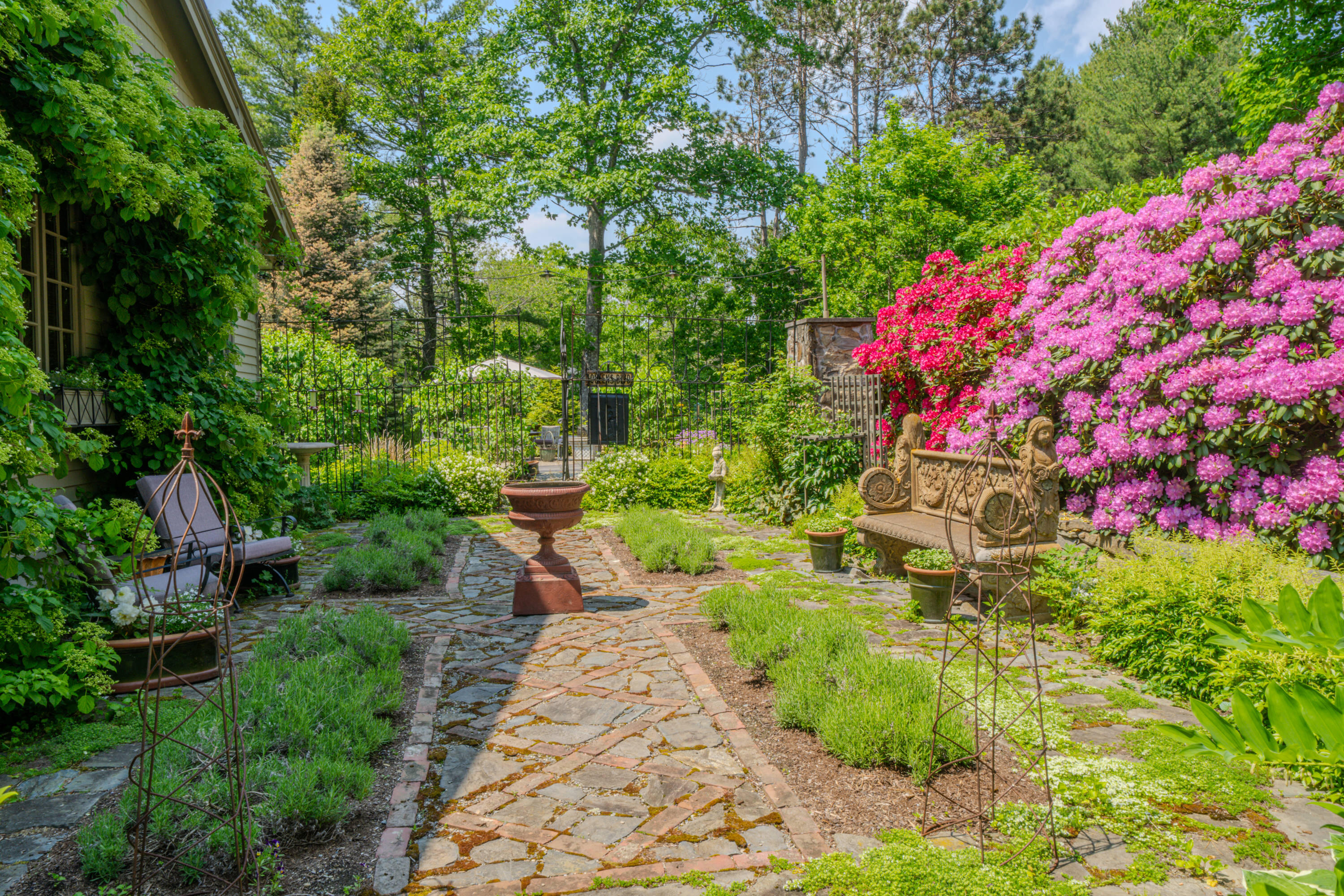 48 Old Searsport Avenue Belfast ME 04915