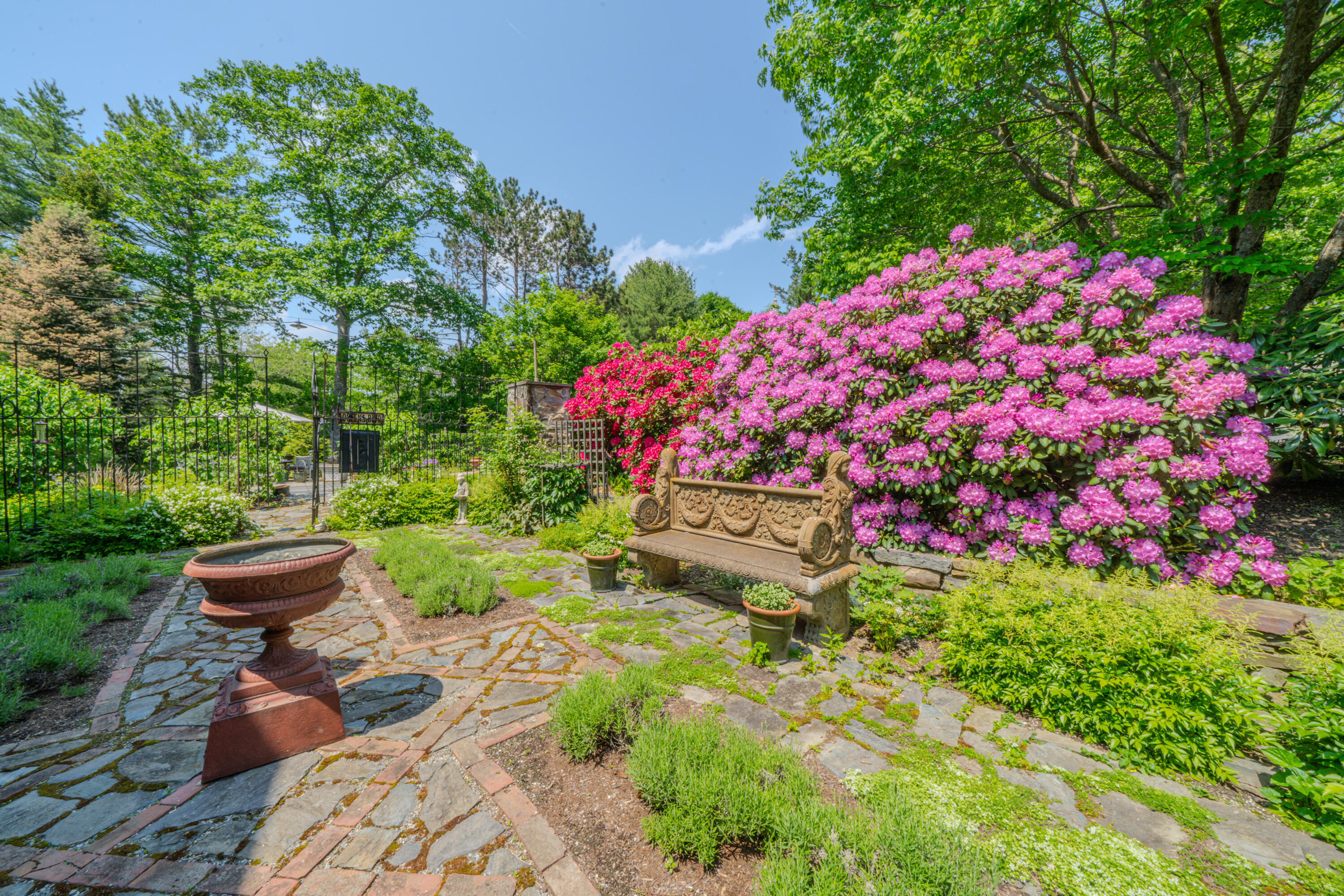 48 Old Searsport Avenue Belfast ME 04915