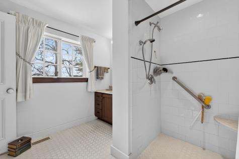 4 Trefethen Avenue Kittery ME 03904