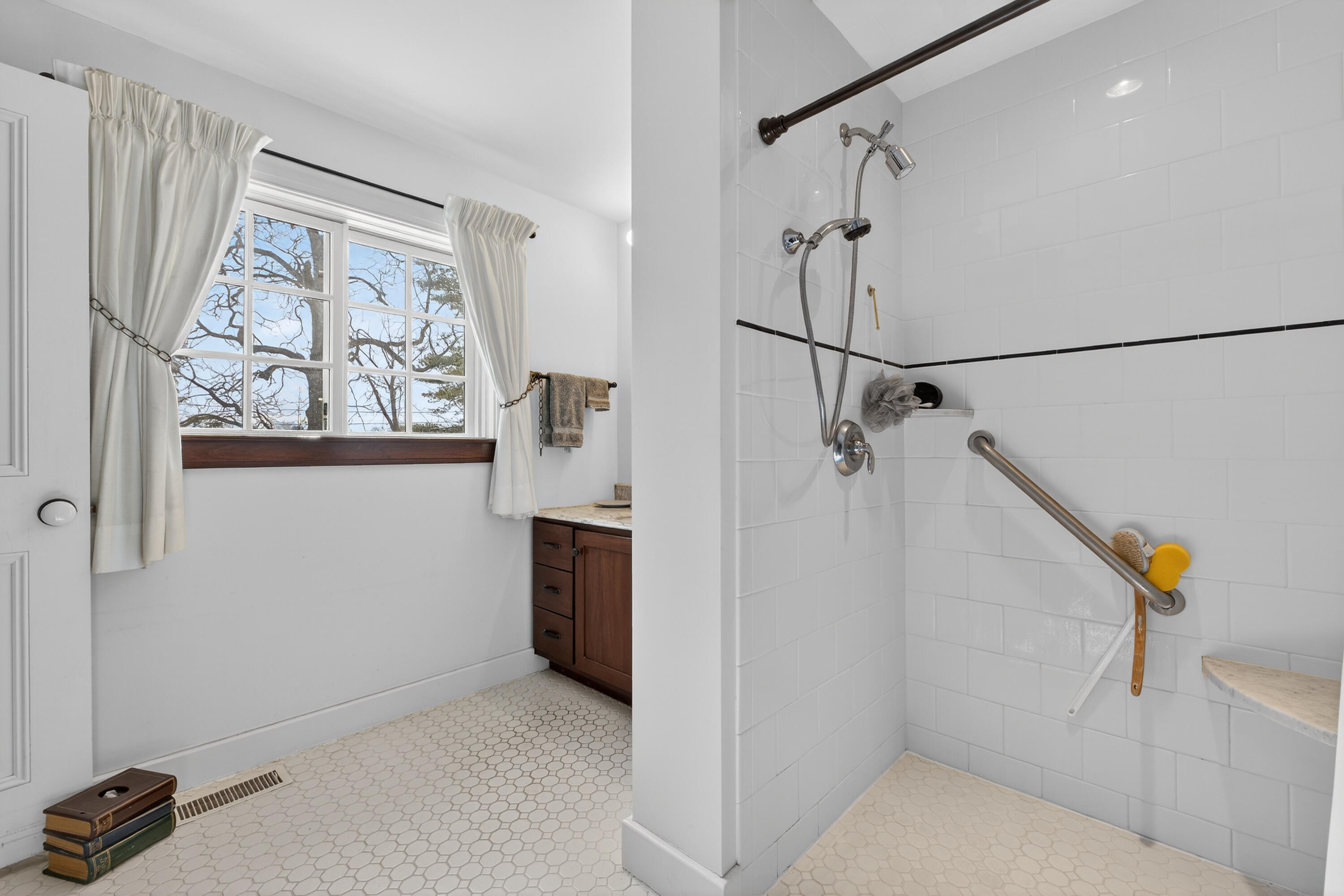 4 Trefethen Avenue Kittery ME 03904