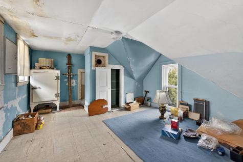 4 Trefethen Avenue Kittery ME 03904