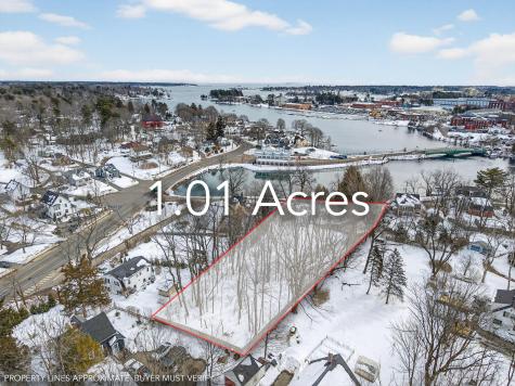 4 Trefethen Avenue Kittery ME 03904