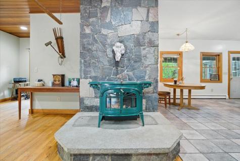 699 N North High Street Bridgton ME 04009