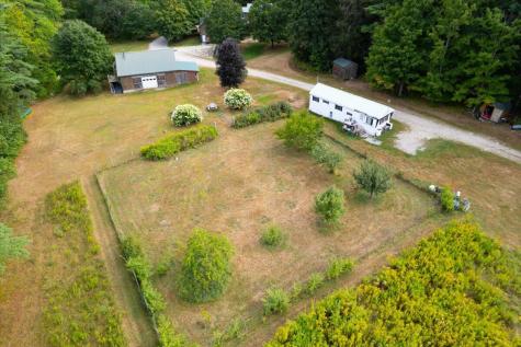 699 N North High Street Bridgton ME 04009