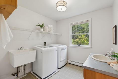 27 Libby Lane Brunswick ME 04011