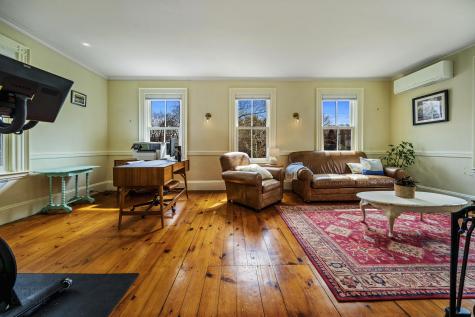 185 W Main Street Yarmouth ME 04096