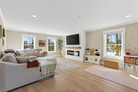 20 Revolution Drive Windham ME 04062