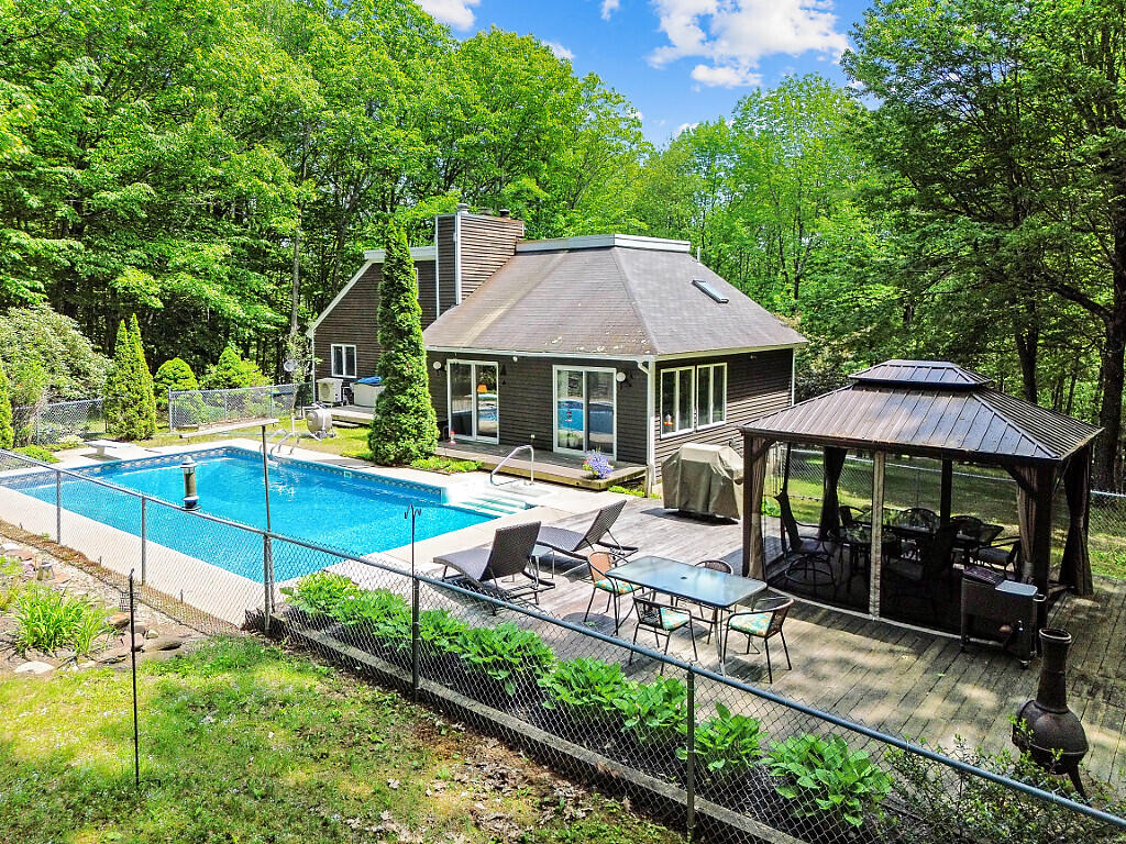 363 Winthrop Center Road Winthrop ME 04364
