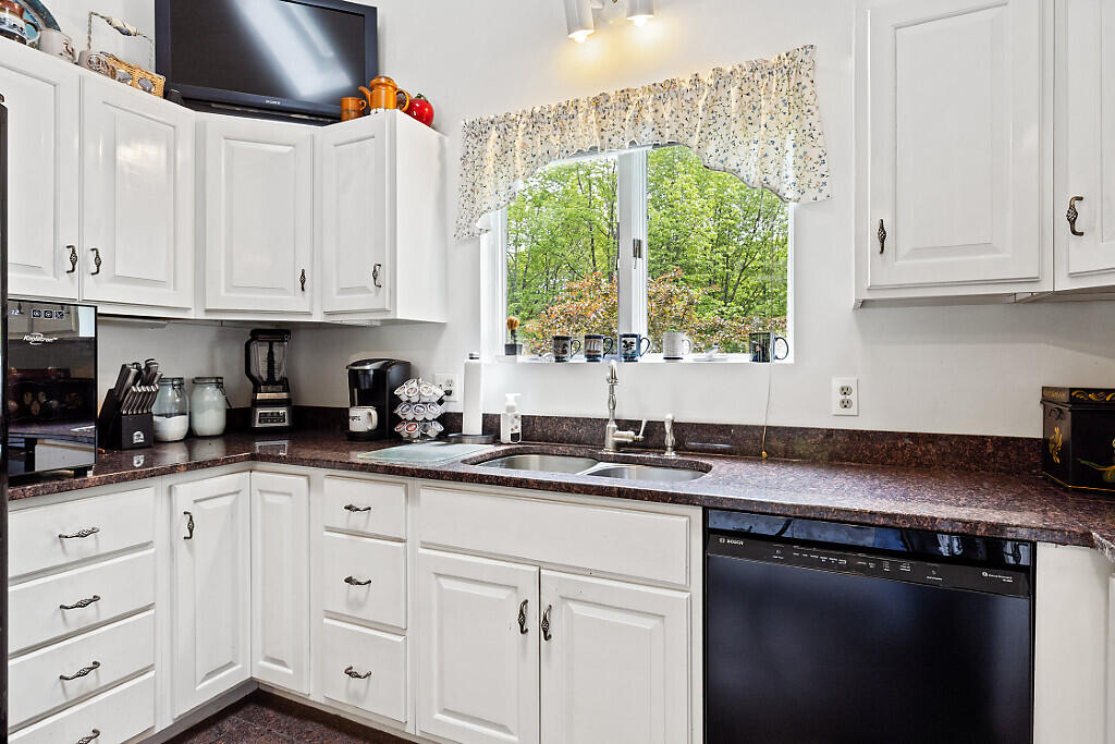 363 Winthrop Center Road Winthrop ME 04364
