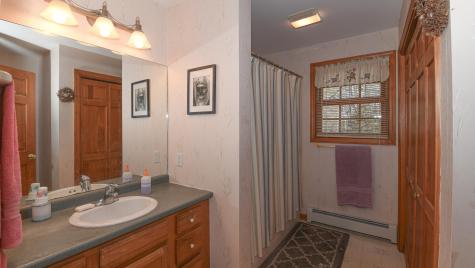 22 Jewett Road Raymond ME 04071