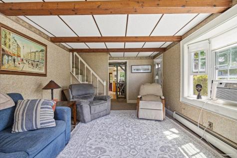 22 Round Hill Street Biddeford ME 04005