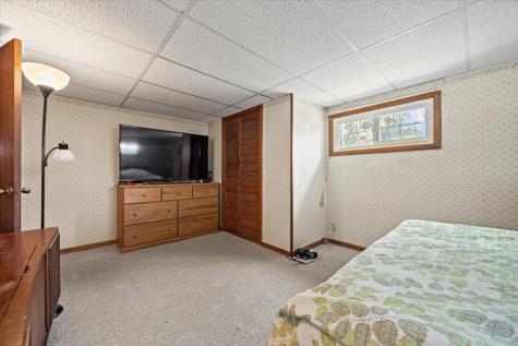 22 Round Hill Street Biddeford ME 04005