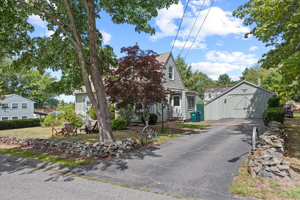 22 Round Hill Street Biddeford ME 04005