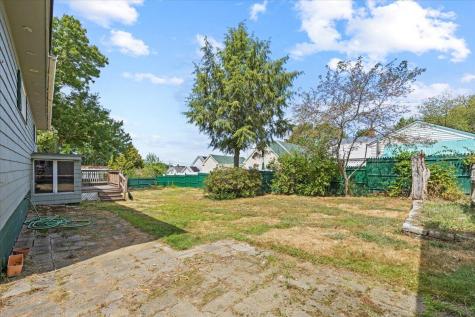 22 Round Hill Street Biddeford ME 04005