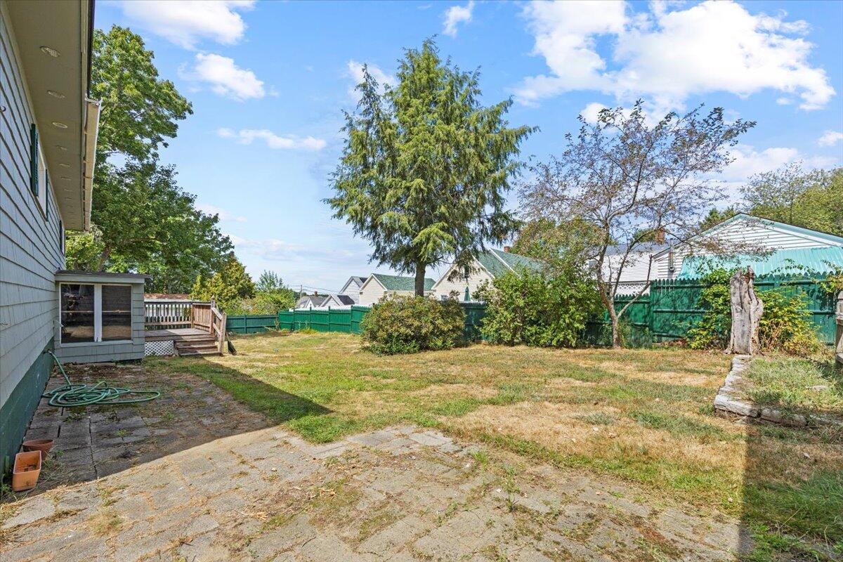 22 Round Hill Street Biddeford ME 04005