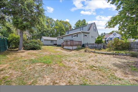 22 Round Hill Street Biddeford ME 04005