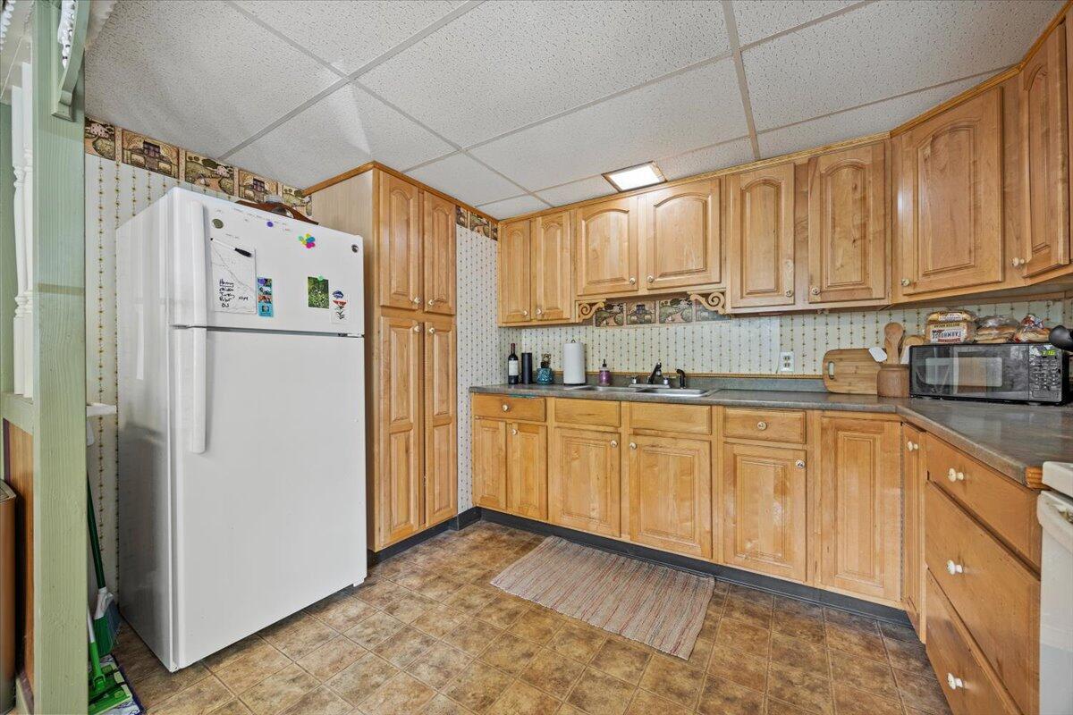 22 Round Hill Street Biddeford ME 04005