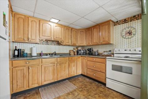 22 Round Hill Street Biddeford ME 04005