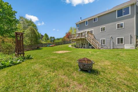 14 Vista Way Glenburn ME 04401