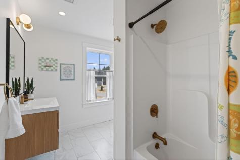 1 Waxwing Lane Falmouth ME 04105