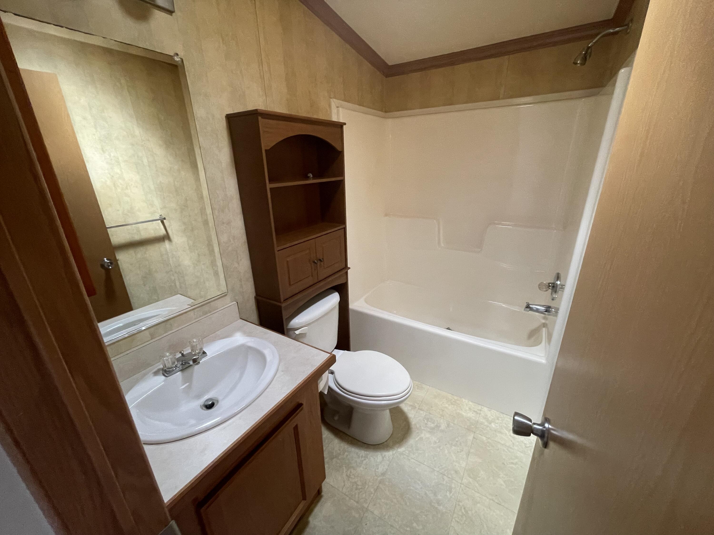 27 Woodside Drive Lisbon ME 04250