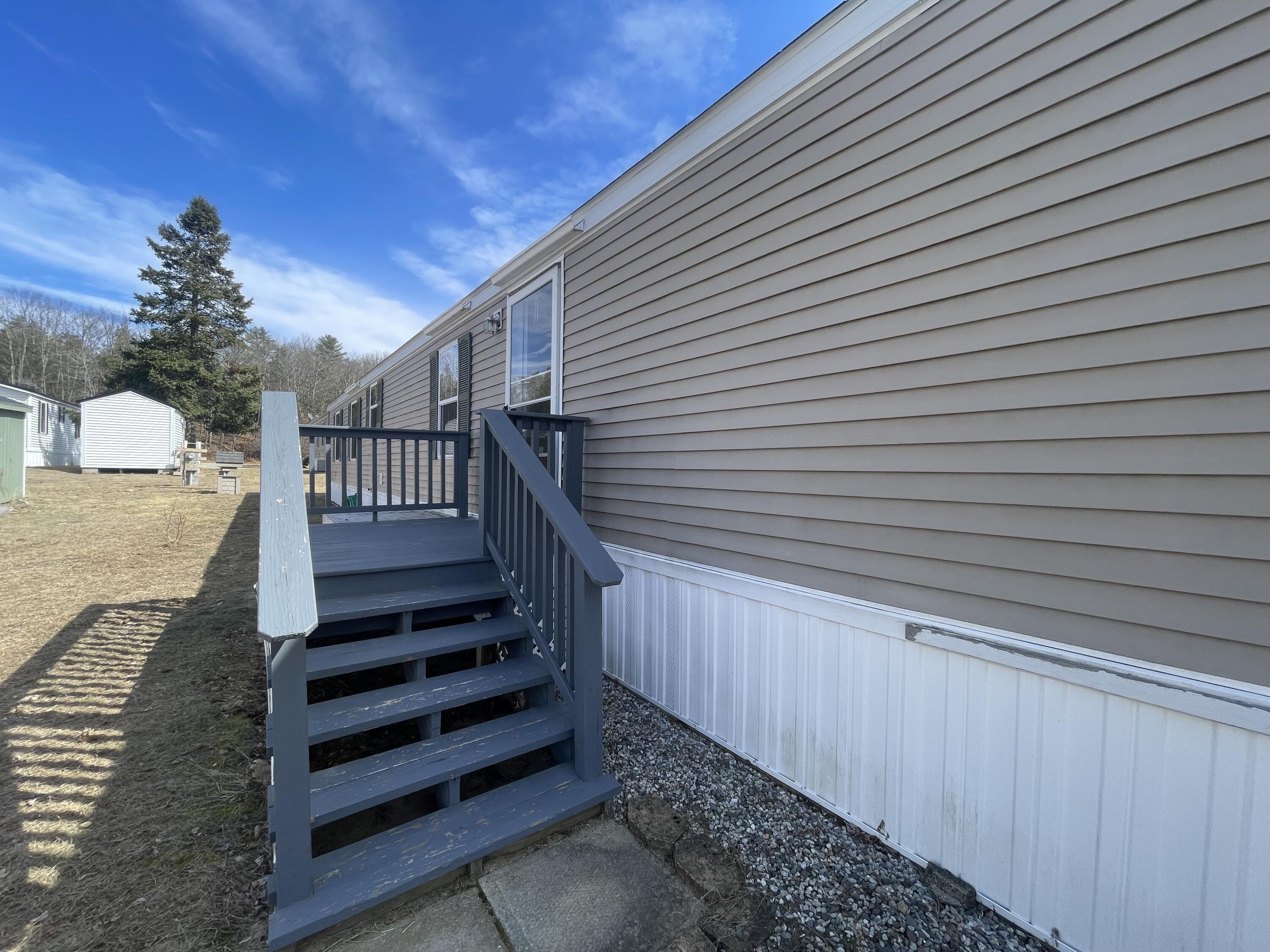 27 Woodside Drive Lisbon ME 04250