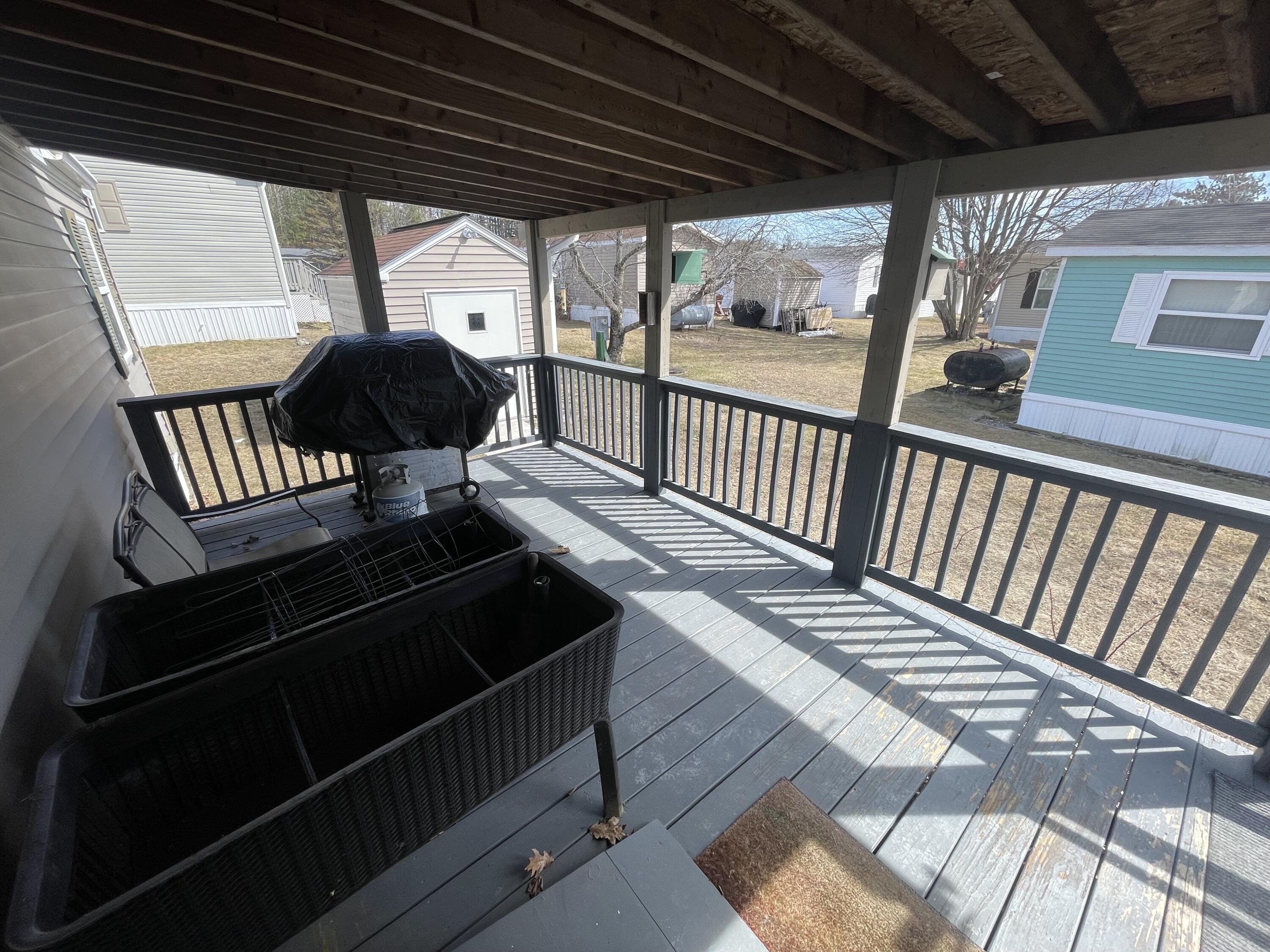 27 Woodside Drive Lisbon ME 04250