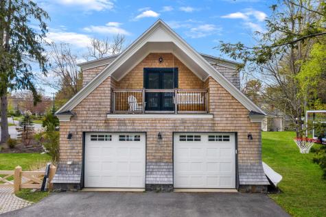 299 Foreside Road Falmouth ME 04105