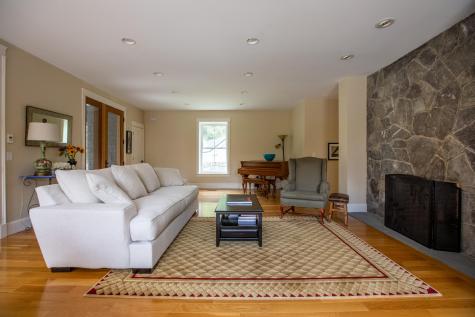 299 Foreside Road Falmouth ME 04105