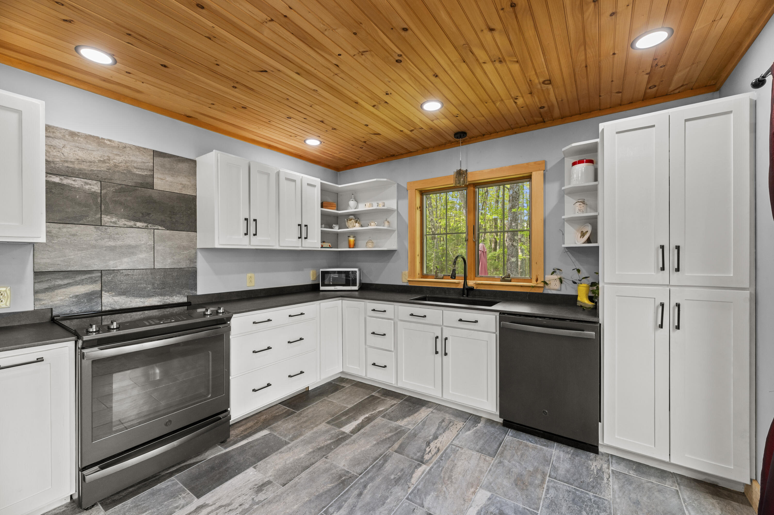 18 Duck Cove Lane Gardiner ME 04345