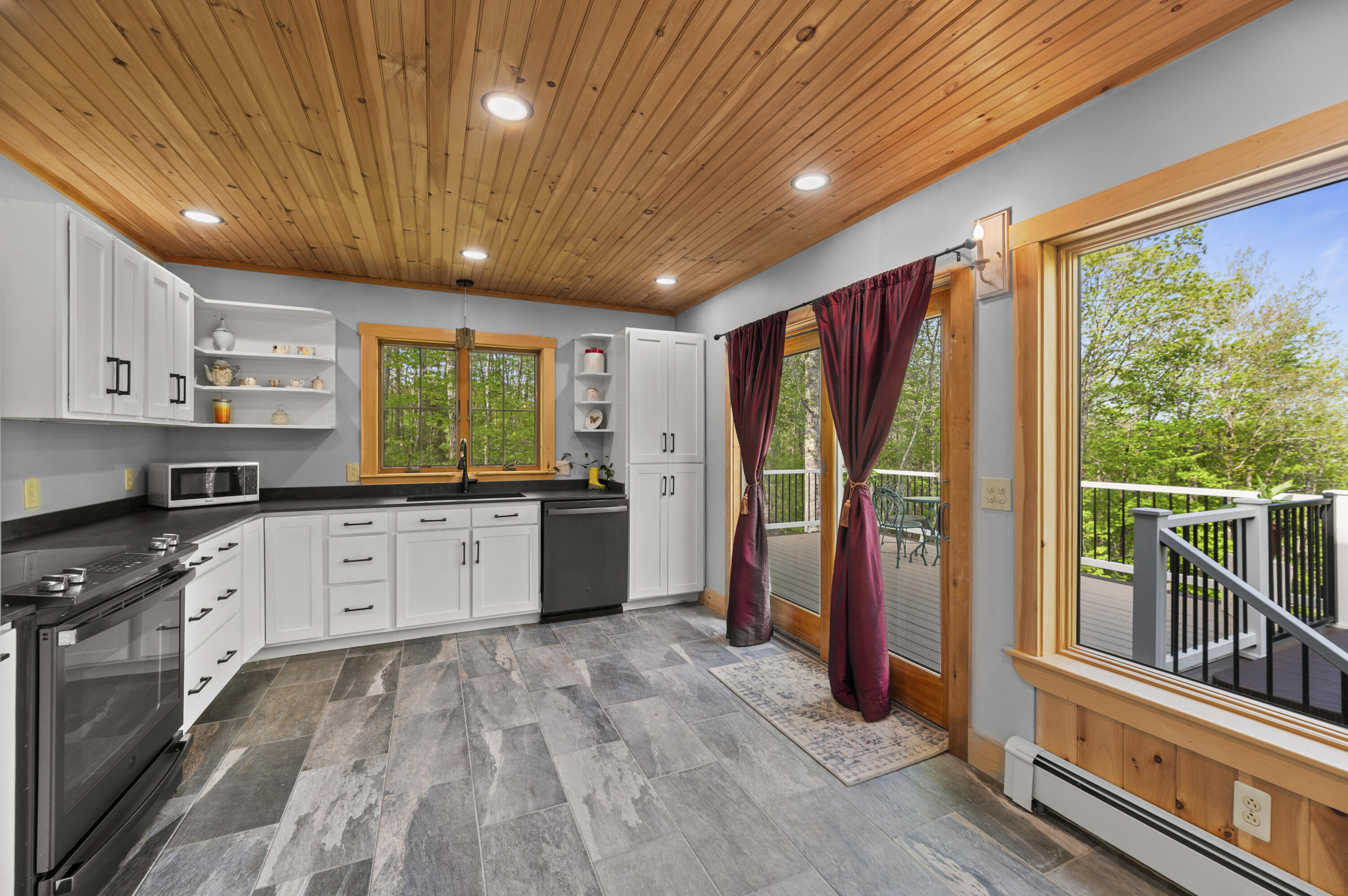18 Duck Cove Lane Gardiner ME 04345