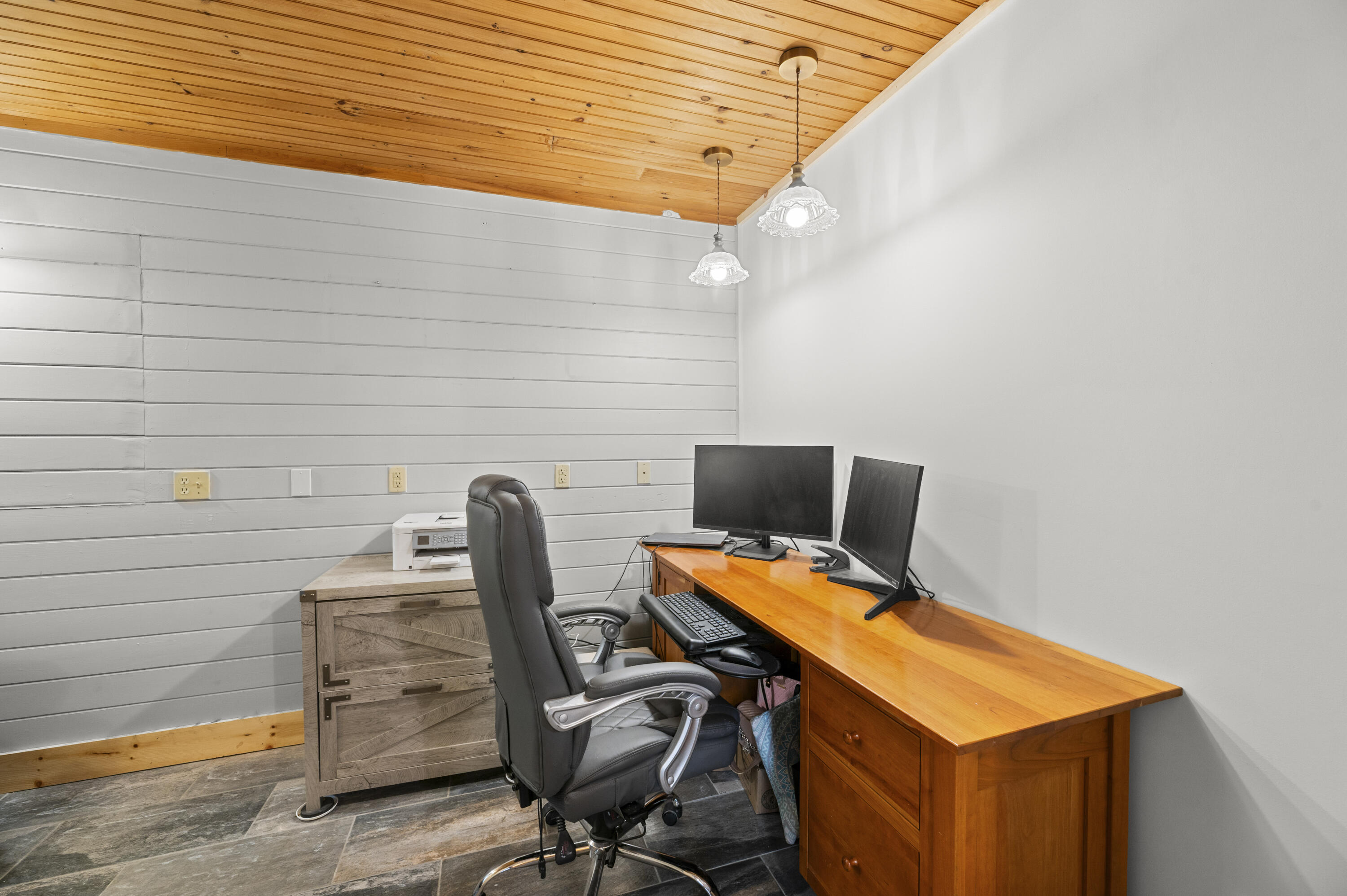 18 Duck Cove Lane Gardiner ME 04345