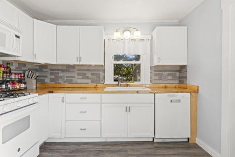 31 Bonython Avenue Saco ME 04072