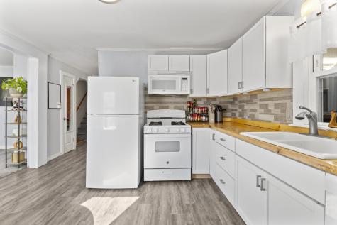 31 Bonython Avenue Saco ME 04072