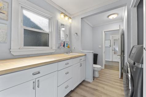 31 Bonython Avenue Saco ME 04072