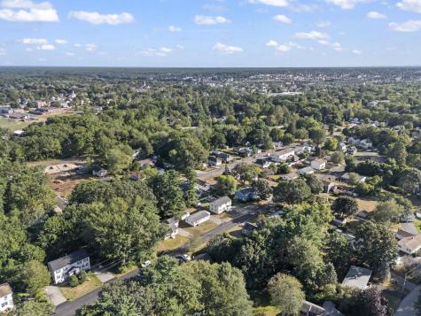 31 Bonython Avenue Saco ME 04072