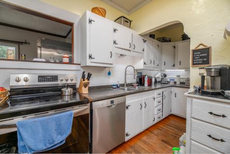 140 Hartland Avenue Pittsfield ME 04967