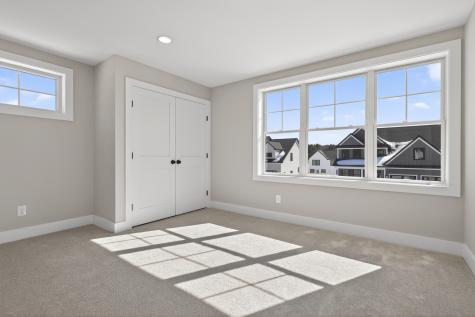 152 Owl's Nest Road Portland ME 04102