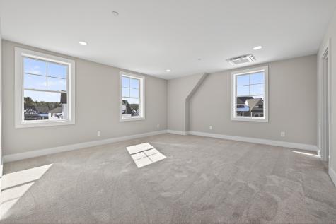 152 Owl's Nest Road Portland ME 04102